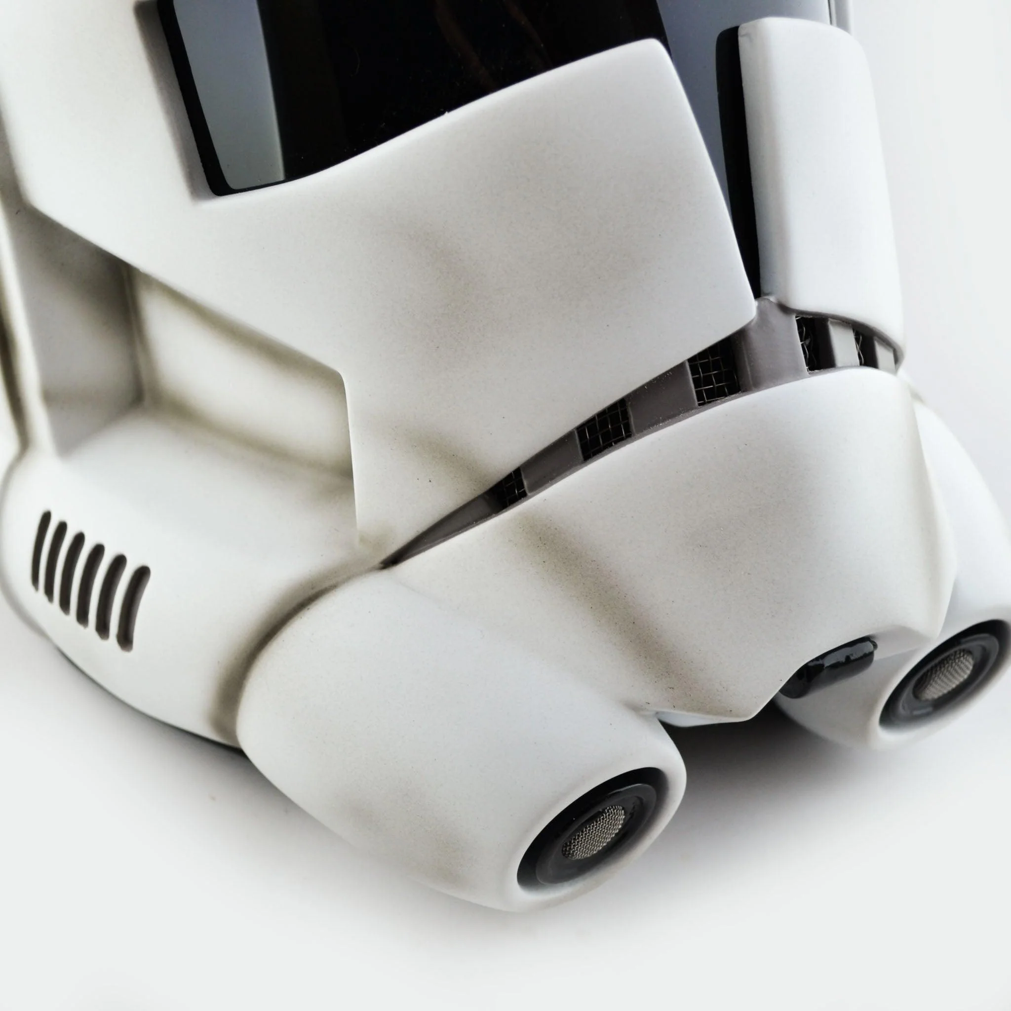 Clone 2 Animated - Classic - Damaged Helmet - Image 10