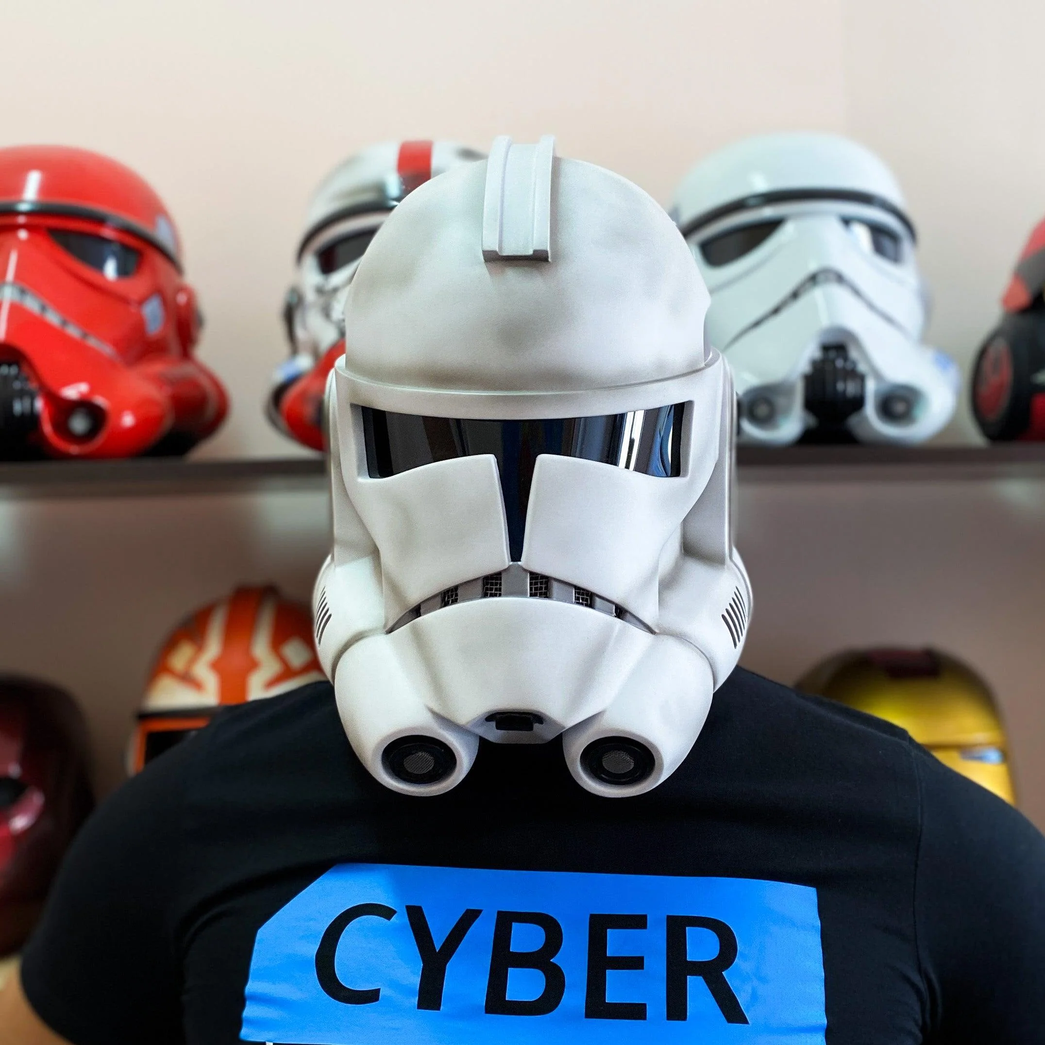 Clone 2 Animated - Classic - Damaged Helmet - Image 2