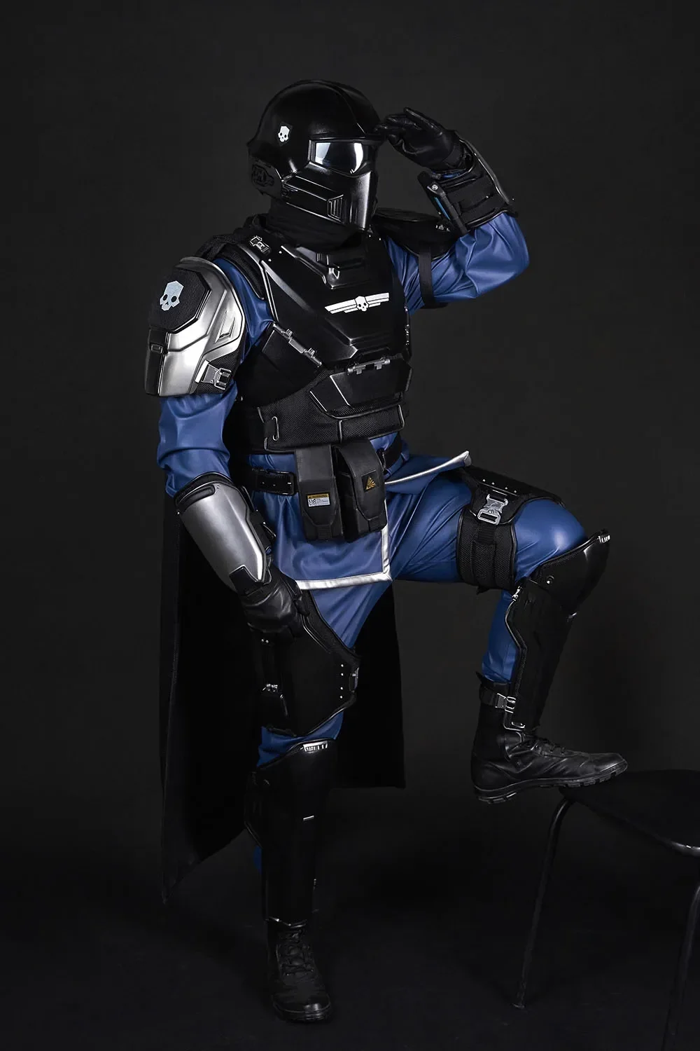 Helldivers 2 B-22 Black Costume - Image 10