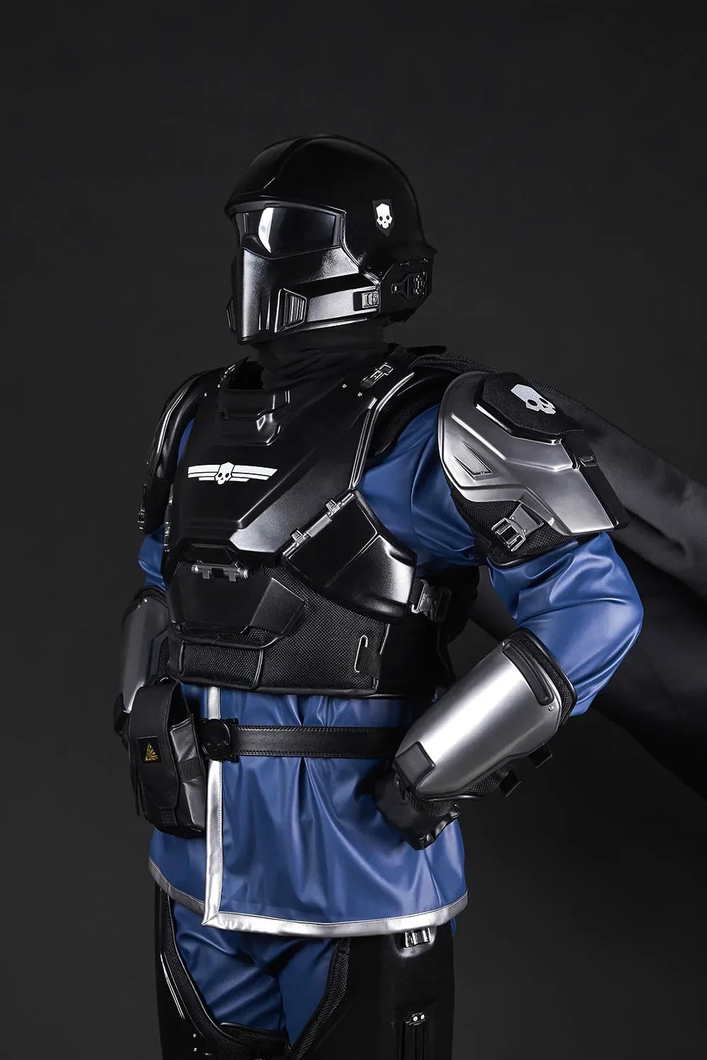 Helldivers 2 B-22 Black Costume - Image 12