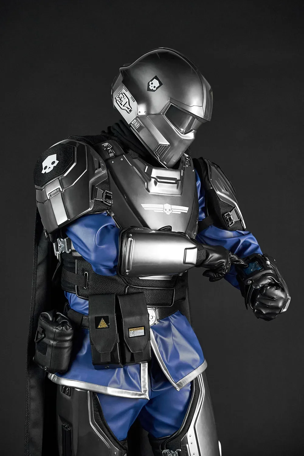 Helldivers 2 B-22 Model Citizen Costume - Image 10