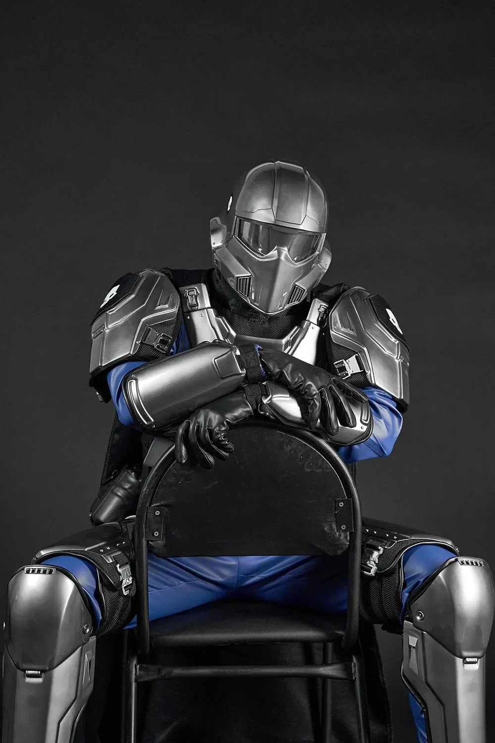 Helldivers 2 B-22 Model Citizen Costume - Image 12