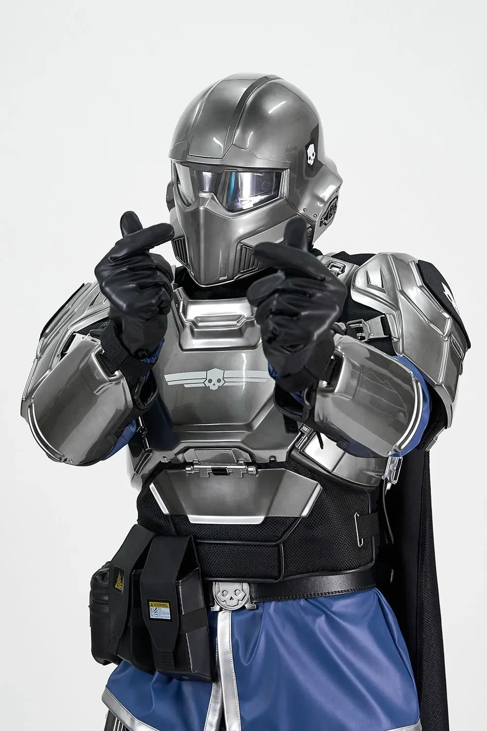 Helldivers 2 B-22 Model Citizen Costume - Image 13