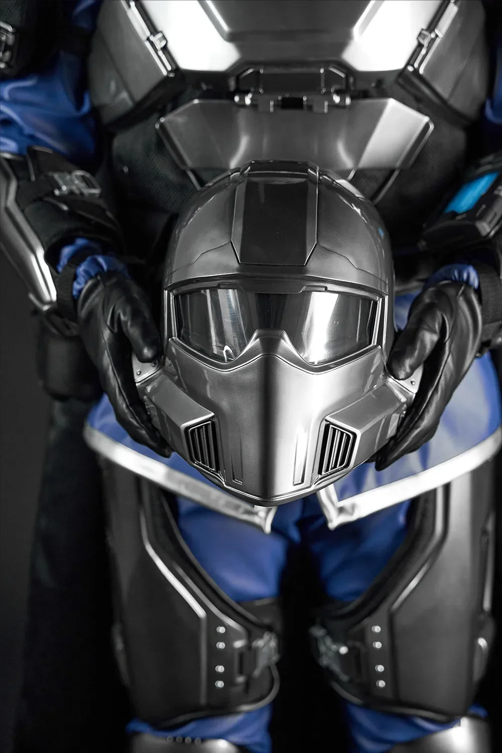 Helldivers 2 B-22 Model Citizen Costume - Image 16
