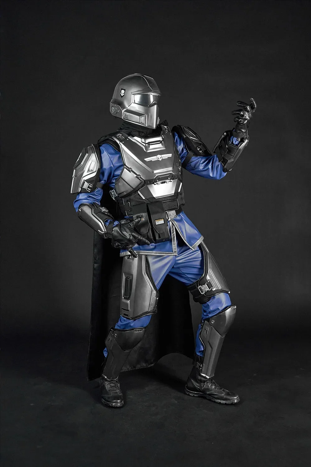 Helldivers 2 B-22 Model Citizen Costume - Image 4