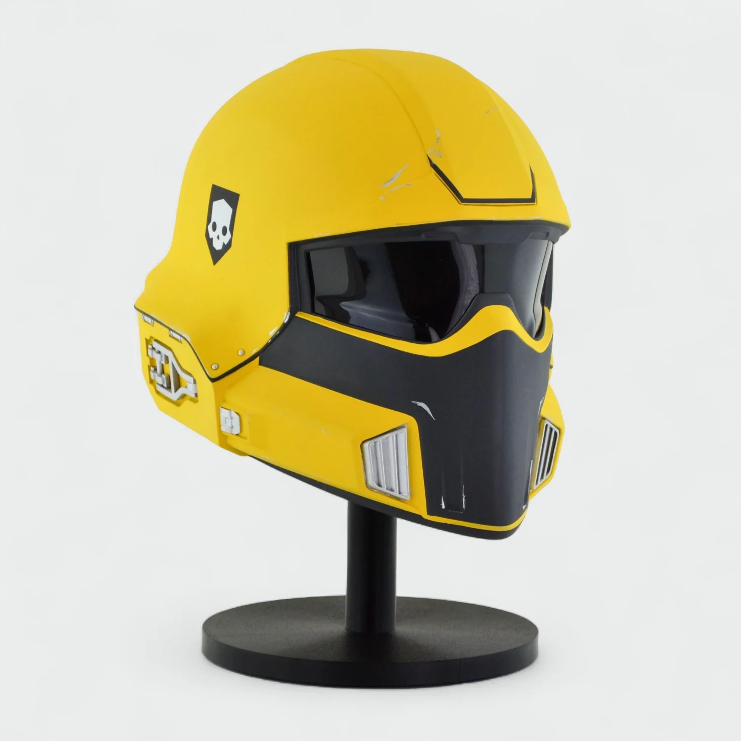 Helldivers 2 TR-40 Gold Eagle Helmet - Image 16