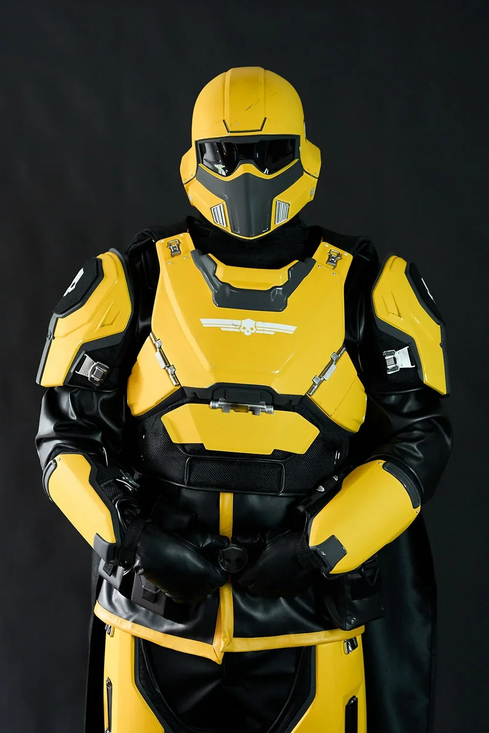 Helldivers Cosplay Costume - TR-40 Gold Eagle - Image 18
