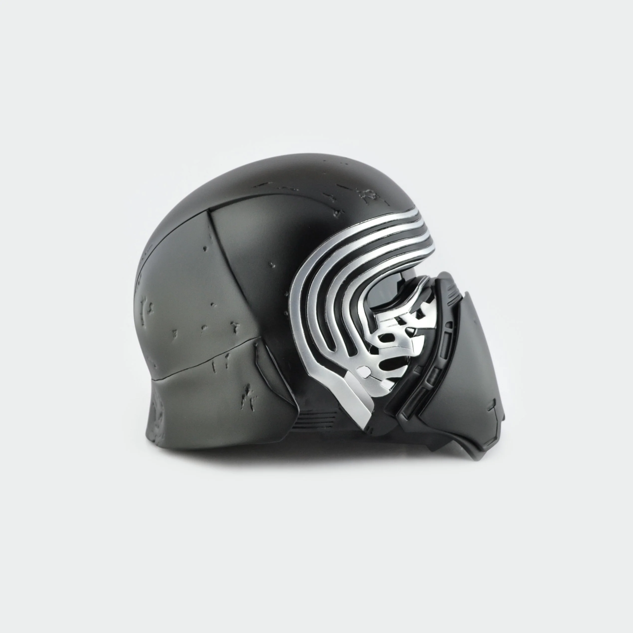 Kylo Ren Helmet - Image 5