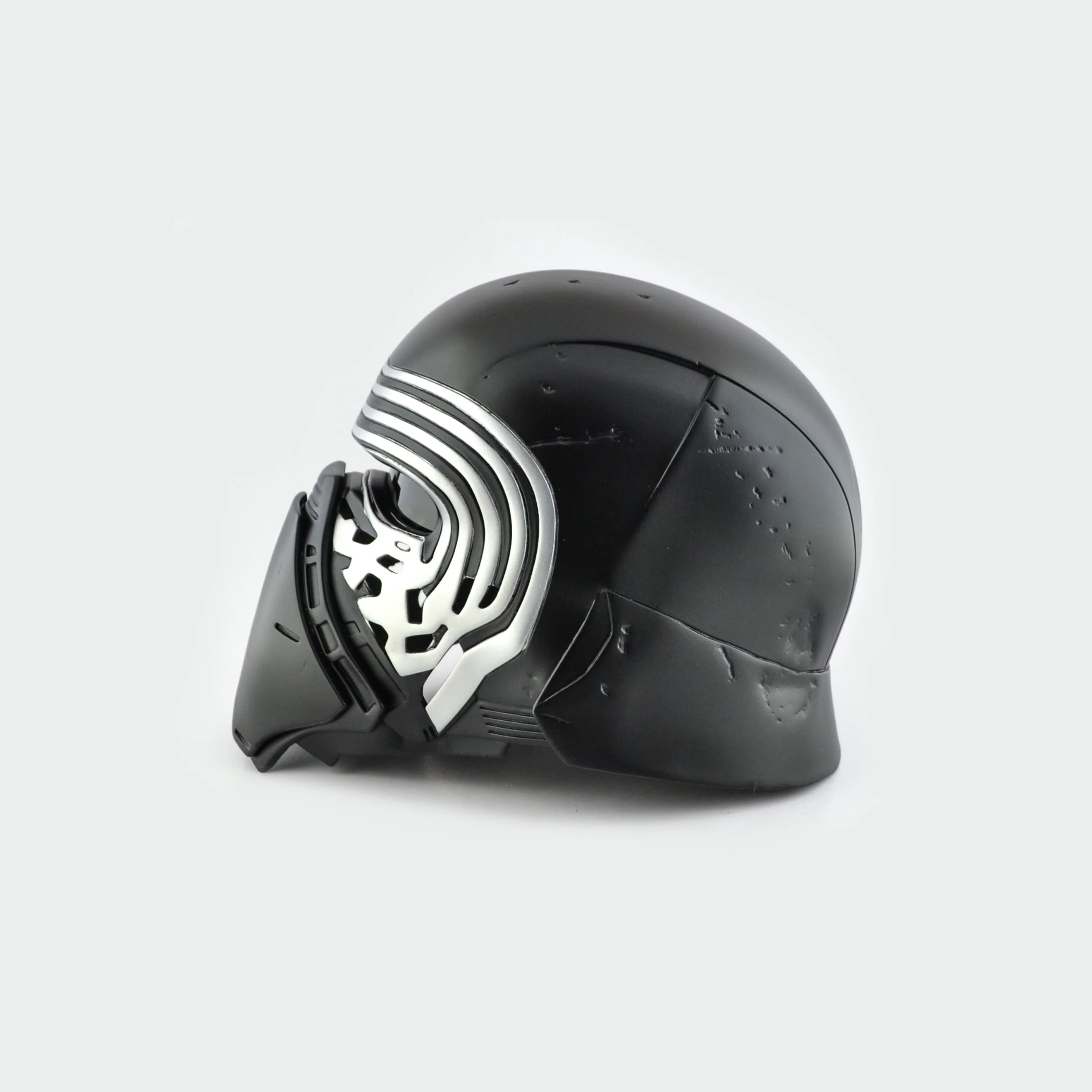Kylo Ren Helmet - Image 6