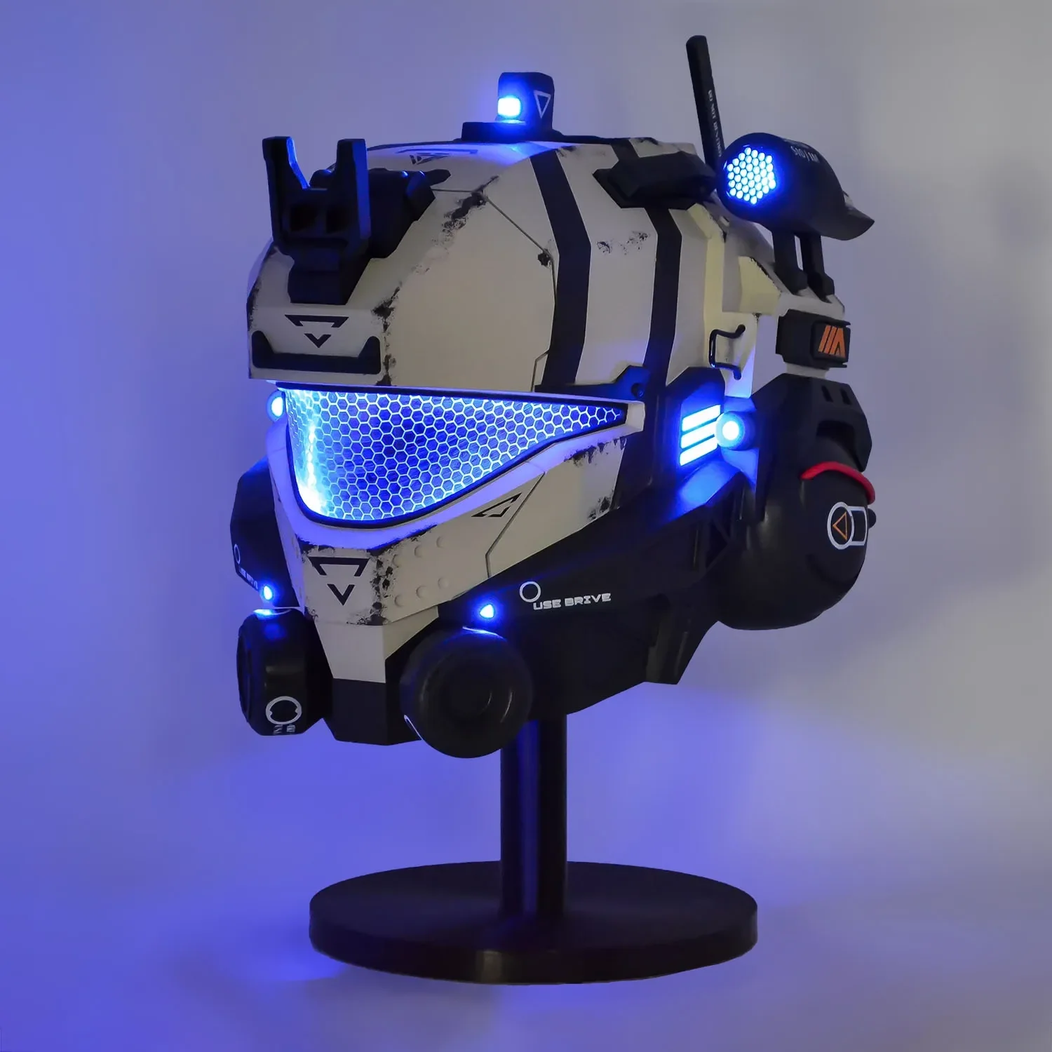 Titanfall 2 Pulse Blade Pilot Helmet - Image 18
