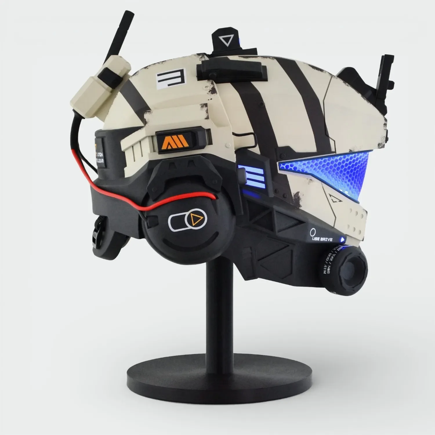 Titanfall 2 Pulse Blade Pilot Helmet - Image 5
