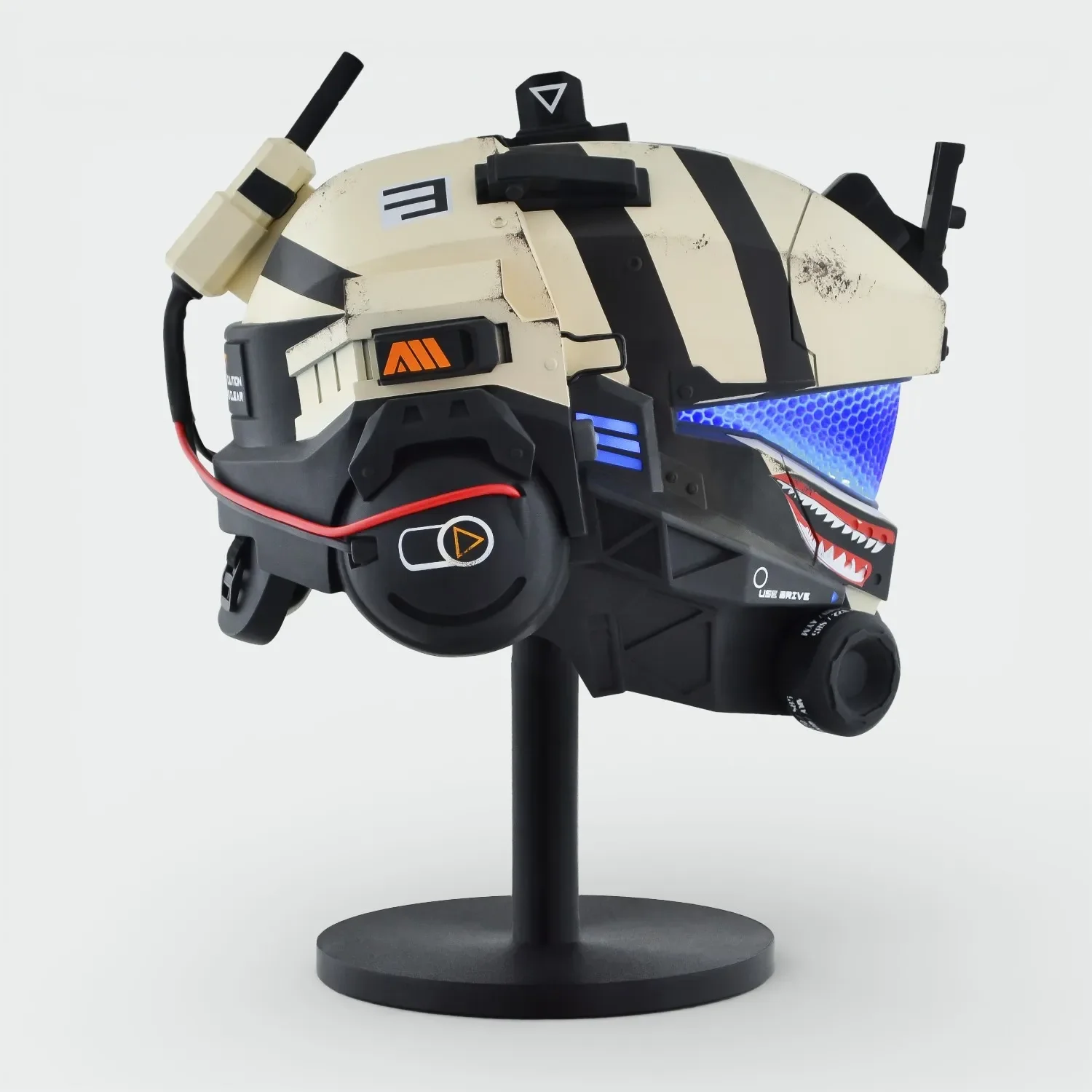Titanfall 2 Pulse Blade Pilot Helmet - Shark White - Image 4