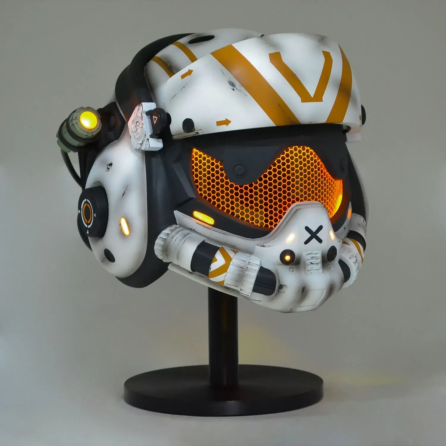 Titanfall 2 Viper Pilot Damage Helmet - Image 18