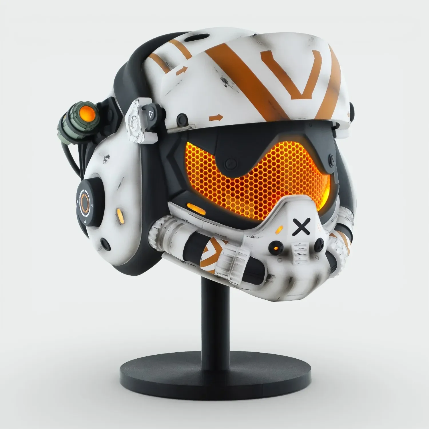 Titanfall 2 Viper Pilot Damage Helmet - Image 4