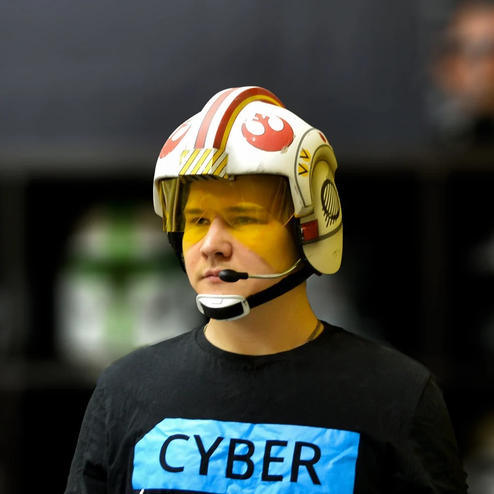 X-Wing Pilot - Luke Skywalker - Image 2